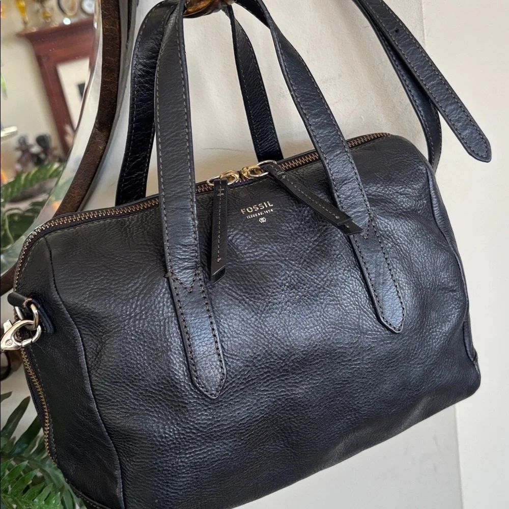 Fossil Genuine Leather Black Sydney Satchel Zippered Handbag Crossbody Purse